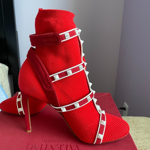 Valentino Garavani Rockstud Bodytech Boots - Picture 11 of 16